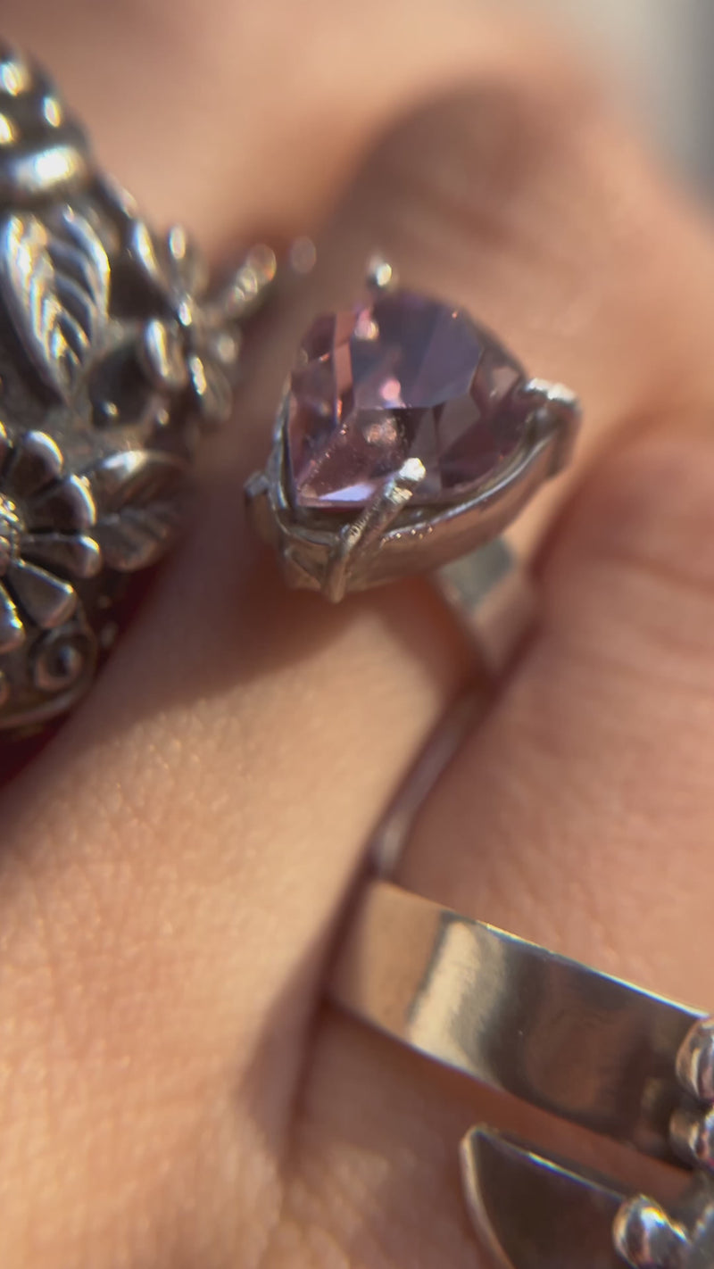 Anillo Calavera Mediana Ojos Flor, joya de plata .925 – Gabriela Sánchez (vista 5)