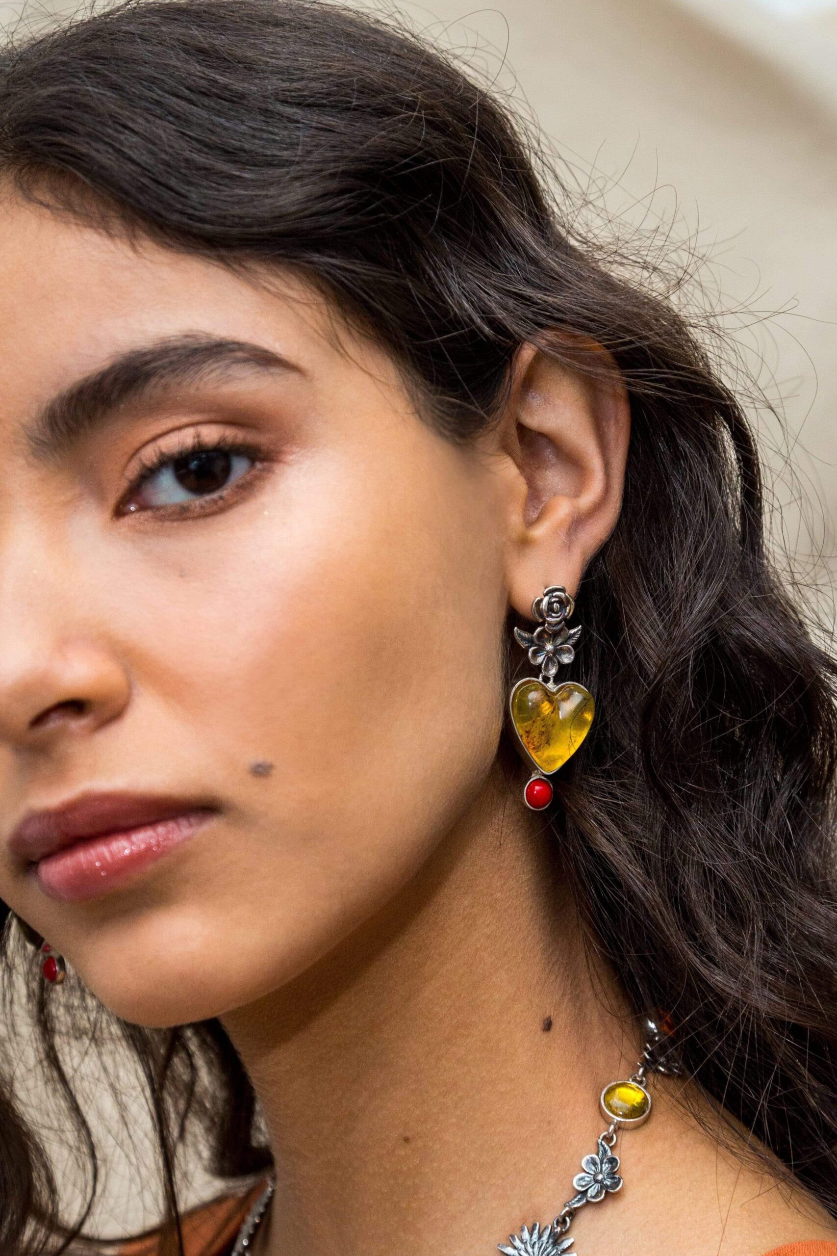 joyas mexicanas gabriela sanchez aretes flores y corazones aretes gabriela sanchez 28424479047735 scaled