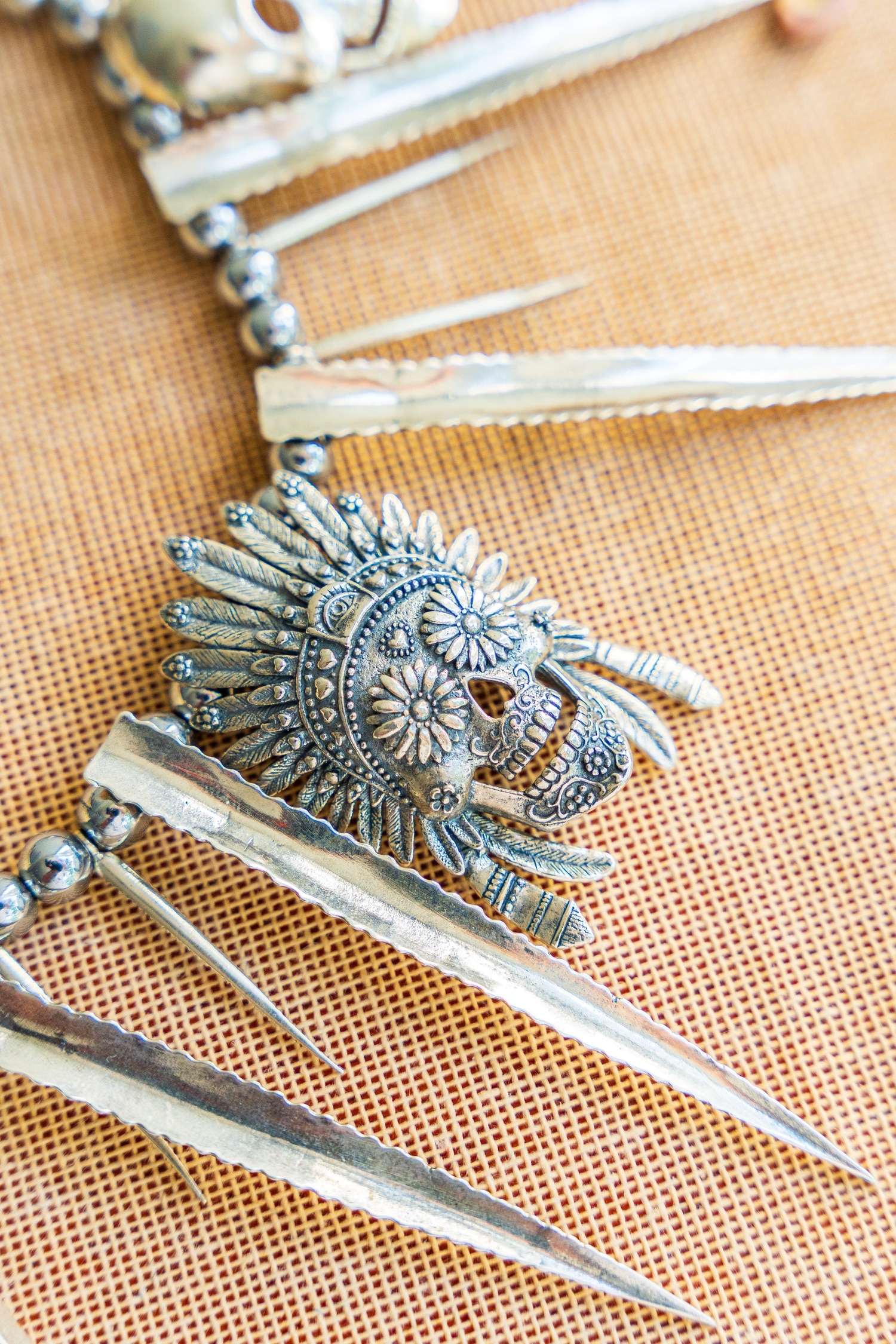 Collar Guerrero
