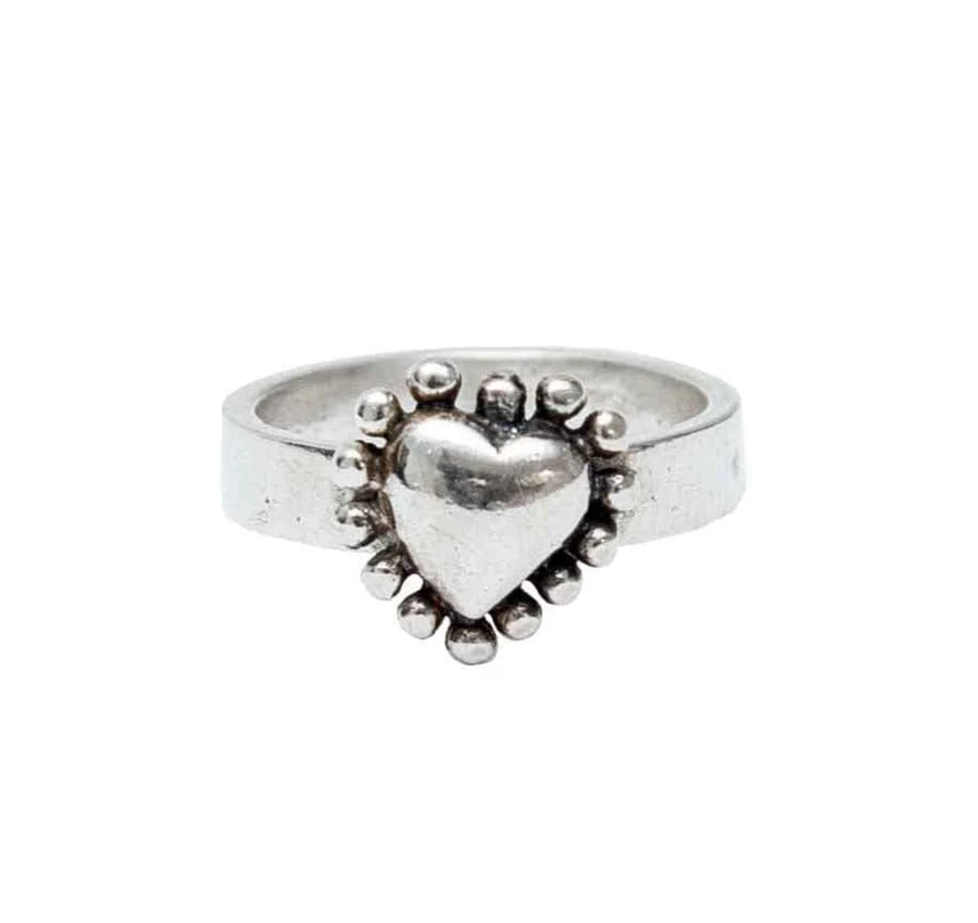 Anillo Corazón con Puntos Alrededor 